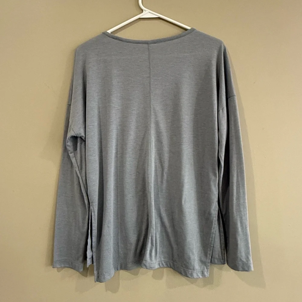 Nike Grey Dri Fit Long Sleeve Running Workout Top - Picture 2 of 7
